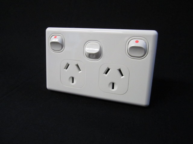 Double power point extra switch