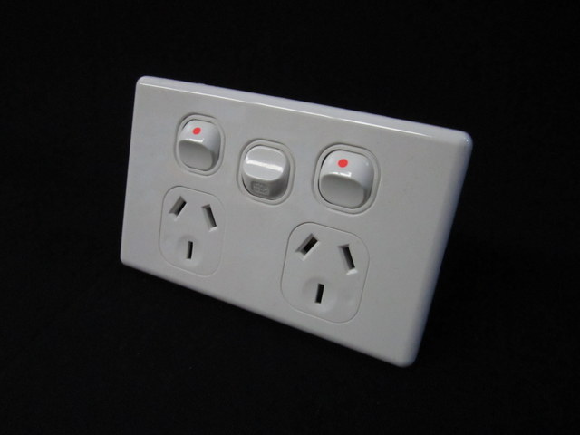 Double power point extra switch, thin series