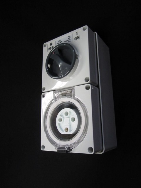 4 Pin 10A Combination Switched Socket