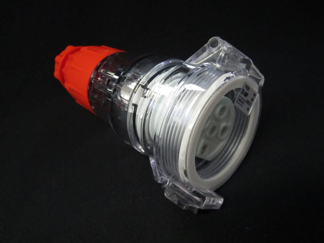 4 Pin 10A Extn Socket Female