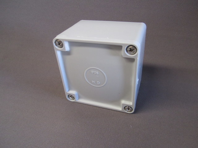 75mm x 75mm x 50mm Adaptable box