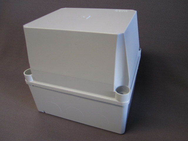 135mm x 150mm x 160mm Adaptable box