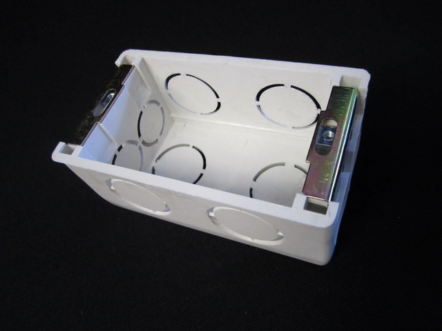 Recess mounting block