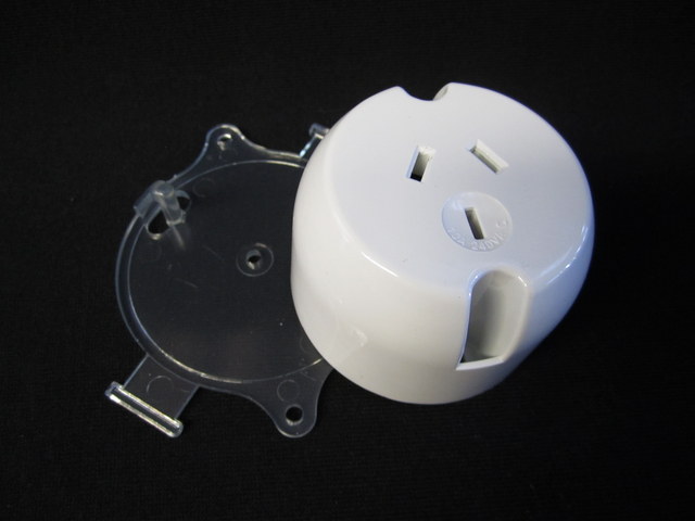 Single socket plug base, 10A clear base